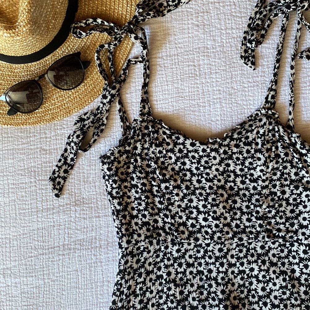 LuLu’s B&W Floral Mini Dress - tie straps - ruffle hem - Size XS - Picture 2 of 10